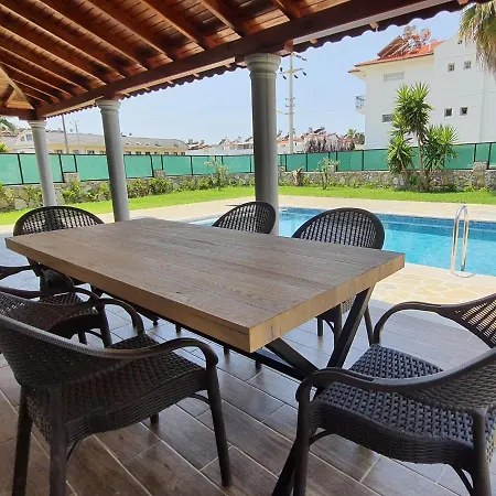 Bluberry Calis With Privat Pool וילה