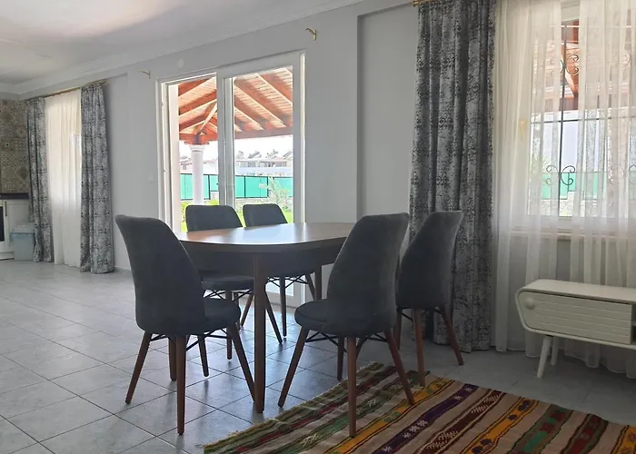 빌라 Bluberry Calis With Privat Pool 페티예